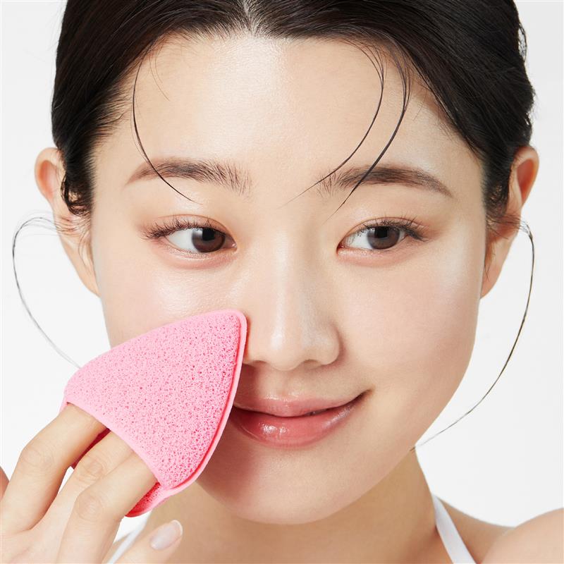 Heart-Shaped Facial Cleansing Sponge