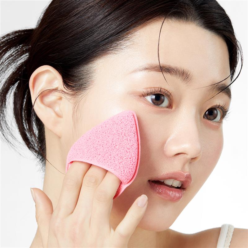 Heart-Shaped Facial Cleansing Sponge